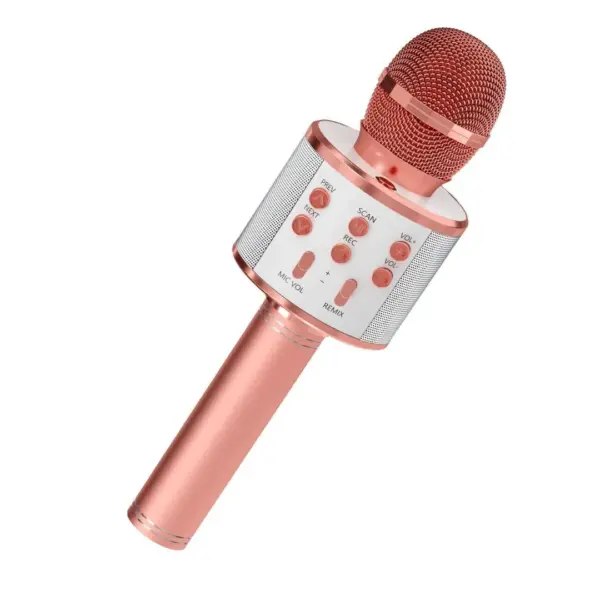 "Prenosni Karaoke Mikrofon – Bluetooth Mikrofon za Petje in Zabavo" v roza zlatu ima valjast ročaj, mrežasto glavo in kvadratno ploščo s kontrolniki za glasnost mikrofona, glasnost zvočnika in funkcije predvajanja/pavze na njegovi strani.