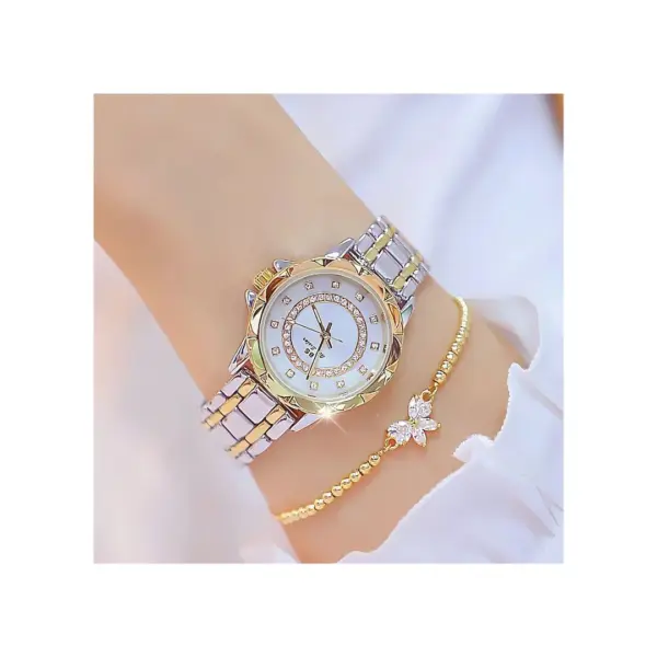 Elegantni ženski set Mariselle sa satom i profinjenom narukvicom na bijeloj pozadini.